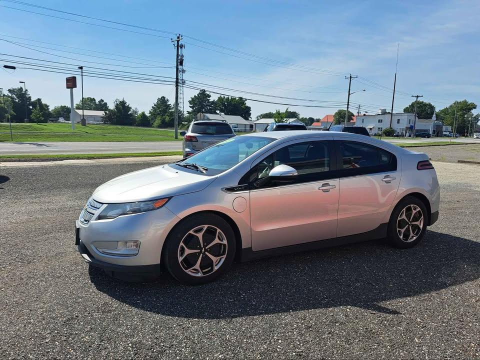 Chevrolet Volt Premium w/ Navigation & LEP 2013