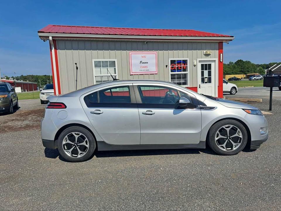 Chevrolet Volt Premium w/ Navigation & LEP 2013