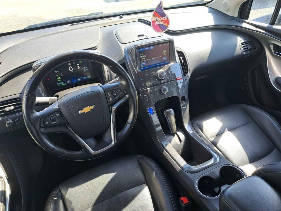 Chevrolet Volt Premium w/ Navigation & LEP 2013