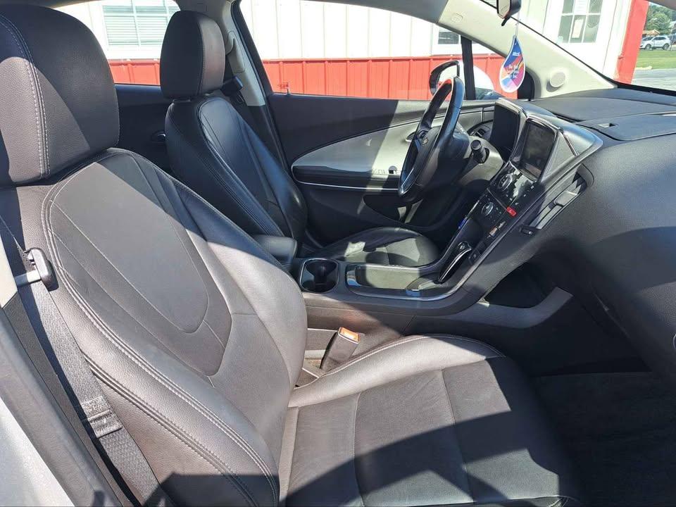 Chevrolet Volt Premium w/ Navigation & LEP 2013