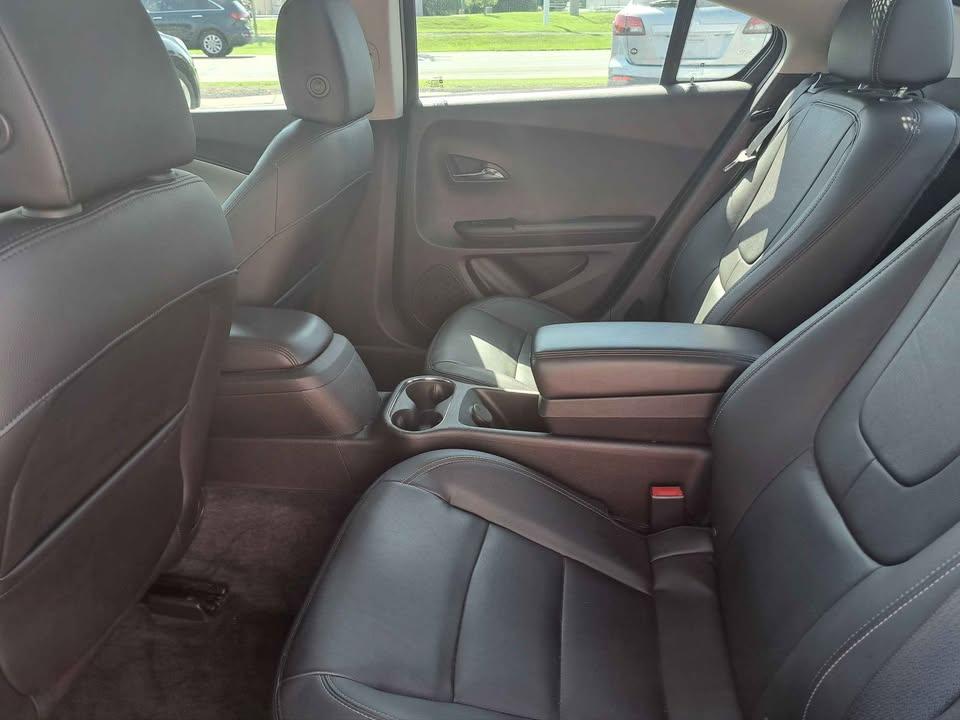 Chevrolet Volt Premium w/ Navigation & LEP 2013