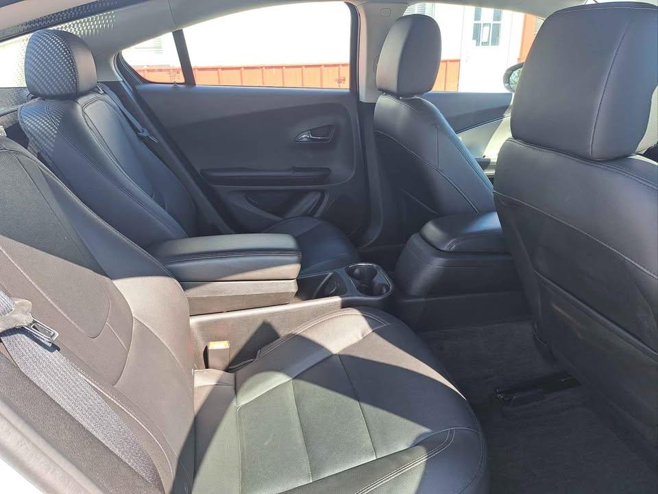 Chevrolet Volt Premium w/ Navigation & LEP 2013