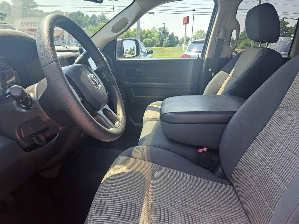 RAM 1500 ST Quad Cab 2WD 2012