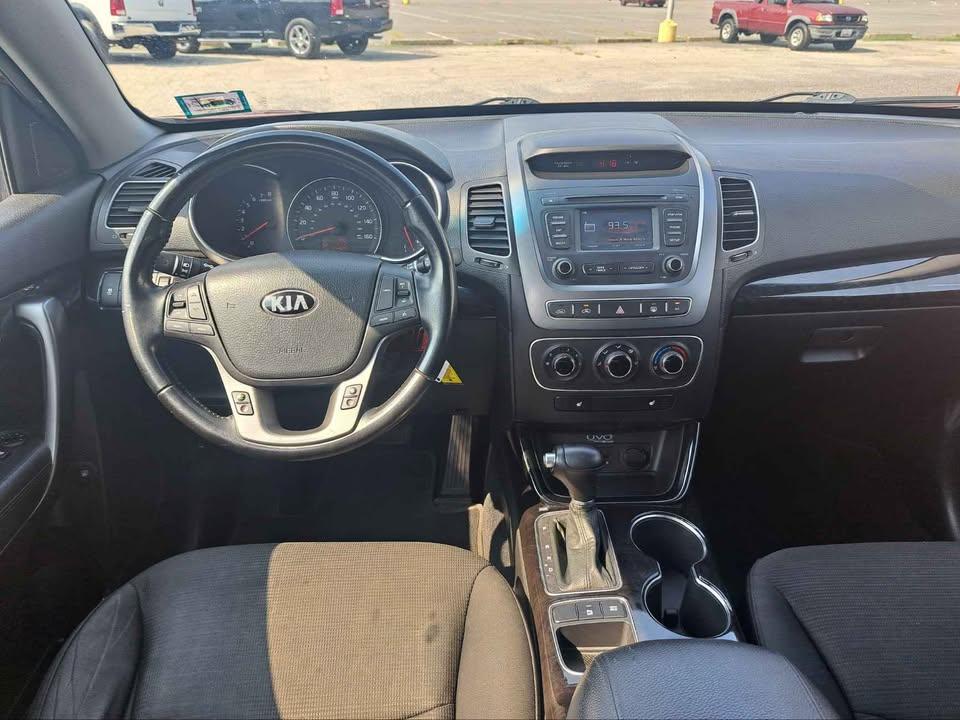 Kia Sorento LX 2WD 2014