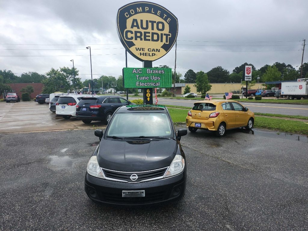 Nissan Versa 5dr HB I4 Auto 1.8 S 2010