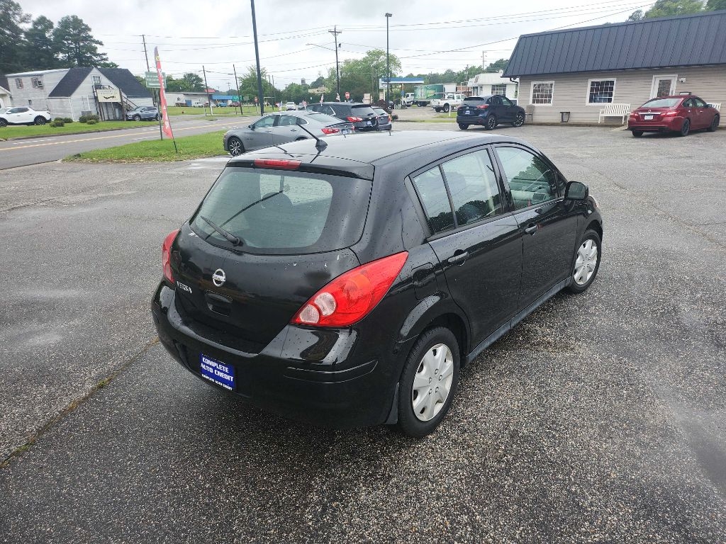 Nissan Versa 5dr HB I4 Auto 1.8 S 2010