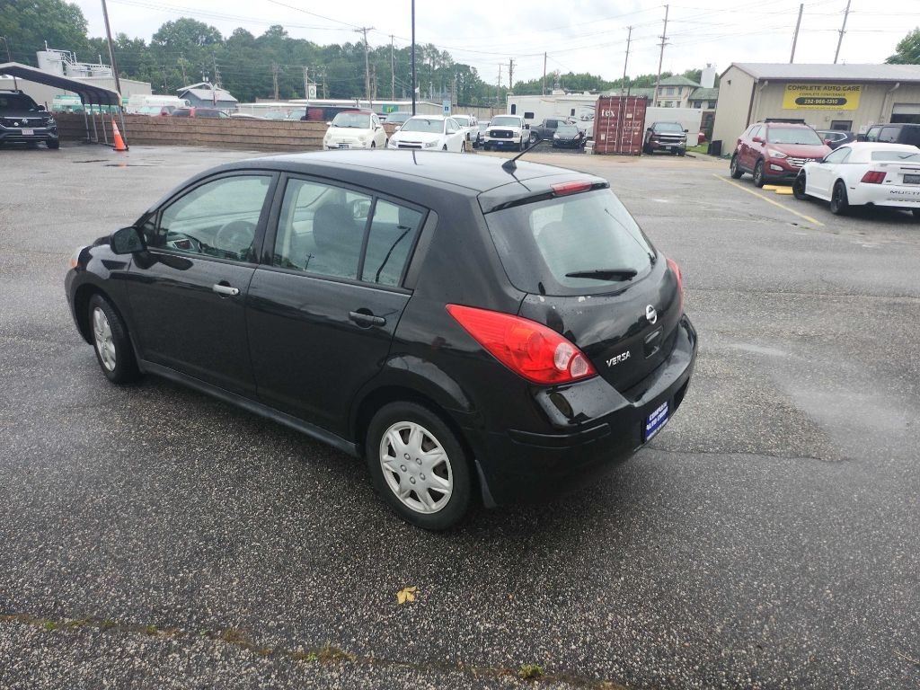 Nissan Versa 5dr HB I4 Auto 1.8 S 2010