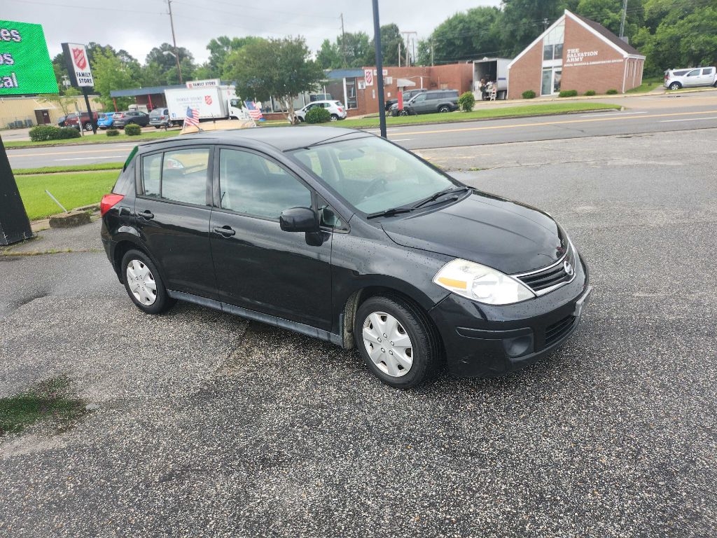 Nissan Versa 5dr HB I4 Auto 1.8 S 2010