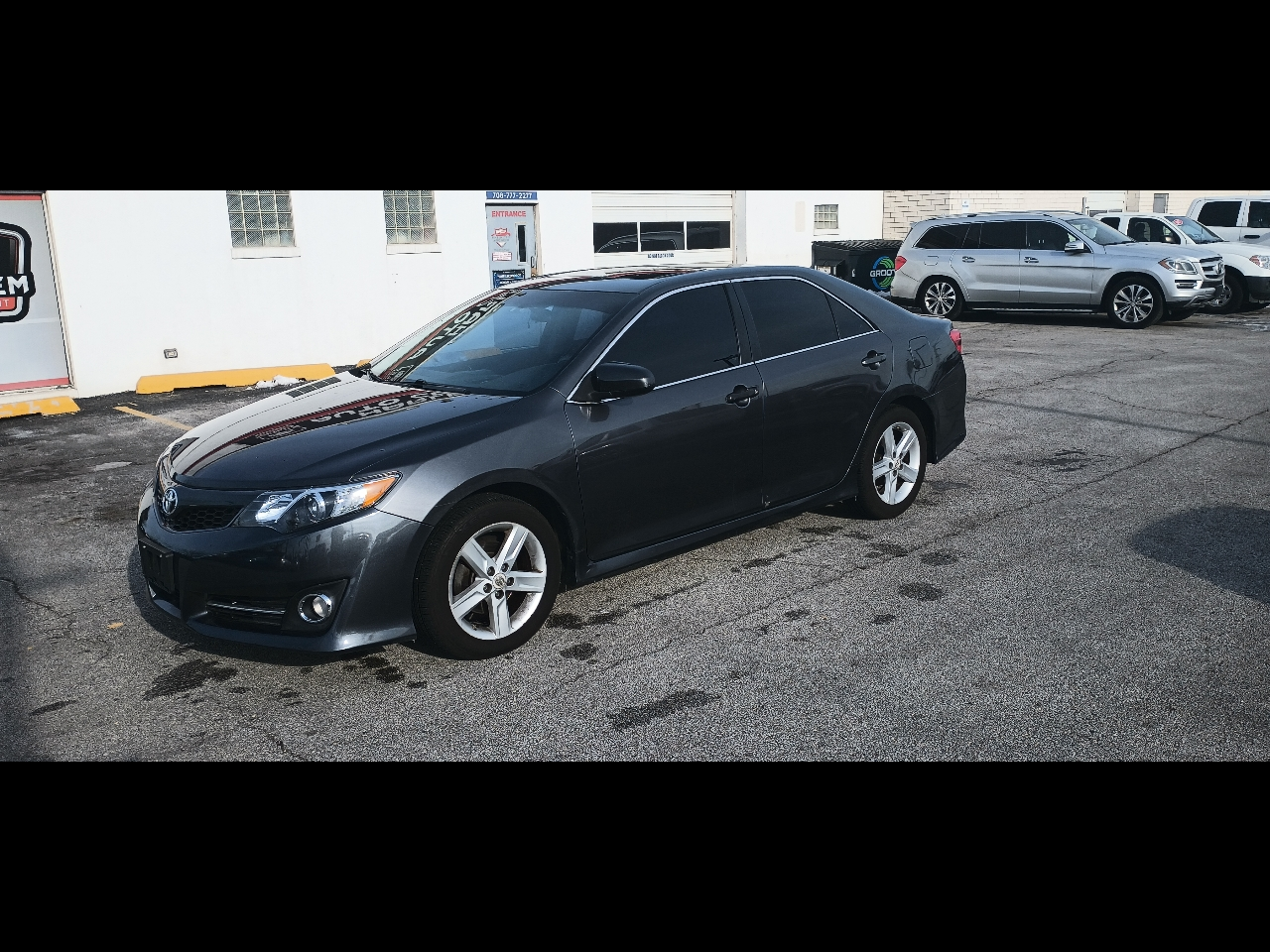 2012 Toyota Camry SE's photo