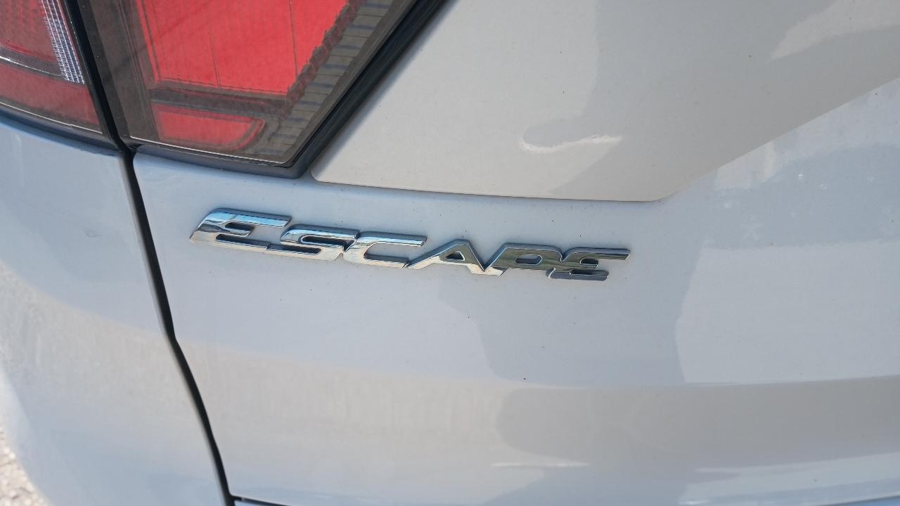 Ford Escape Titanium 4WD 2018