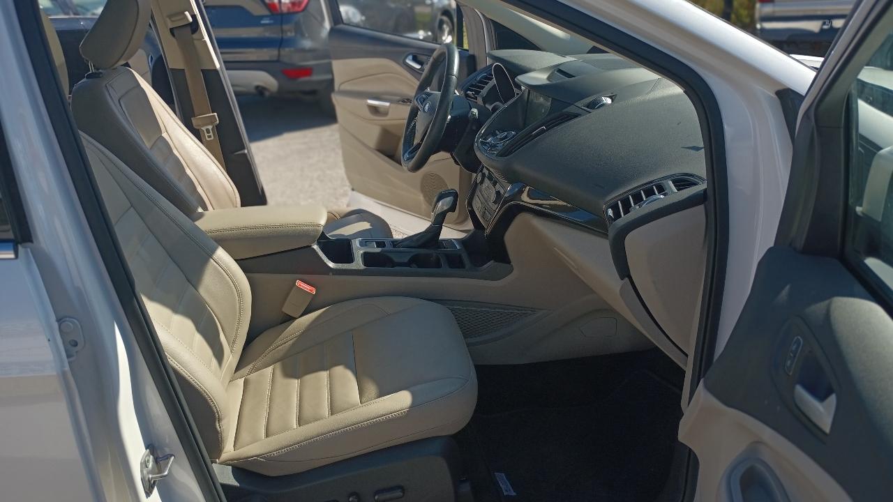 Ford Escape Titanium 4WD 2018
