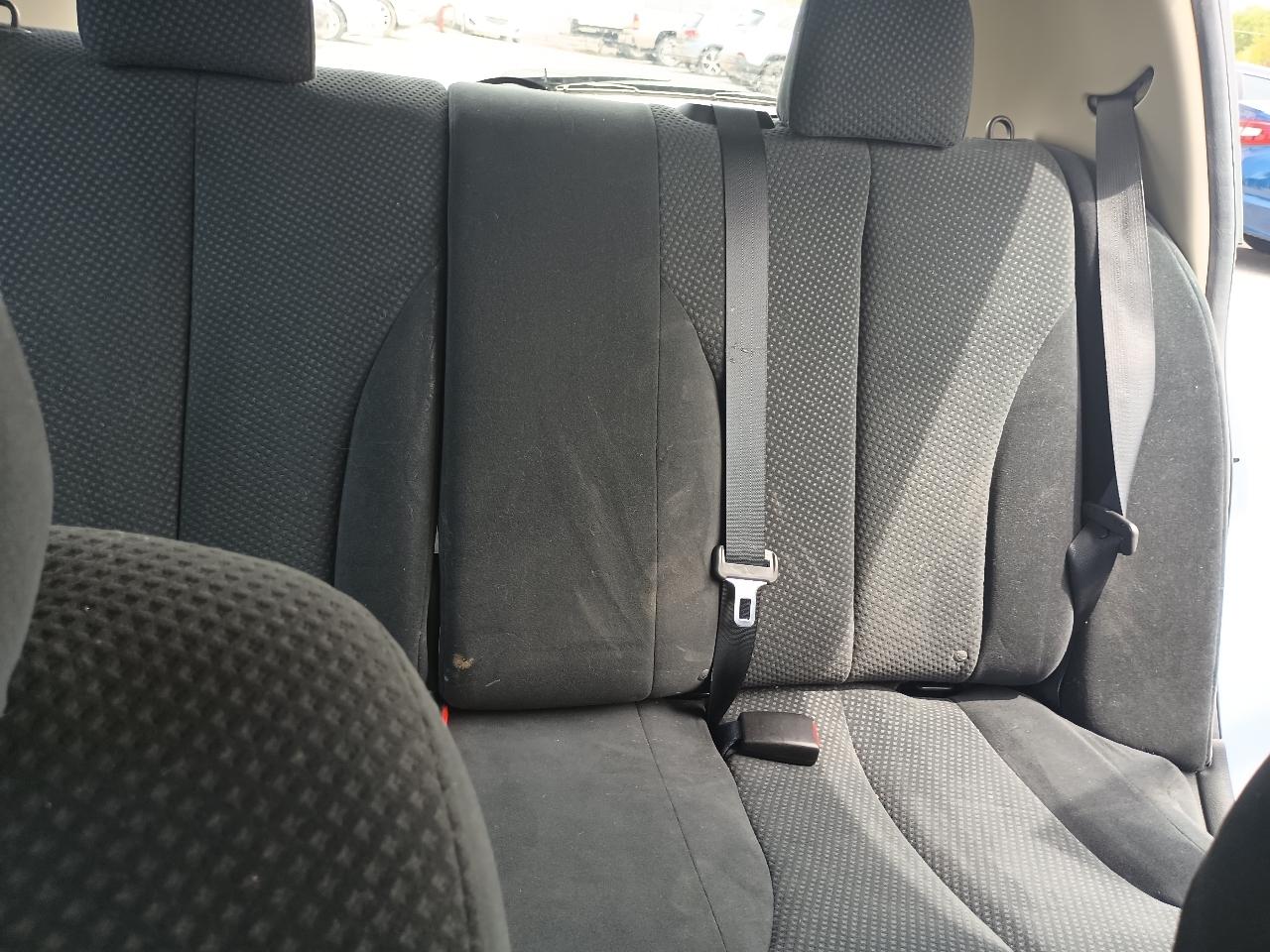 Nissan Versa 1.8 SL Hatchback 2012