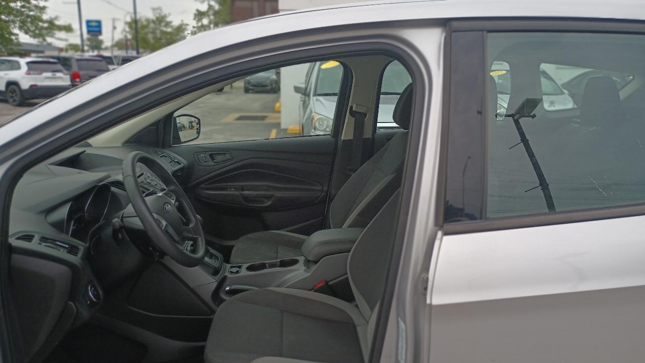 Ford Escape S FWD 2014