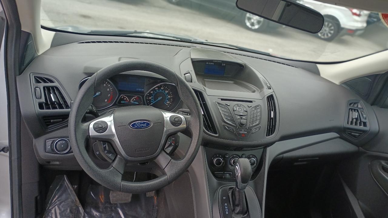 Ford Escape S FWD 2014