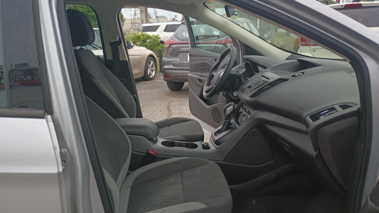 Ford Escape S FWD 2014
