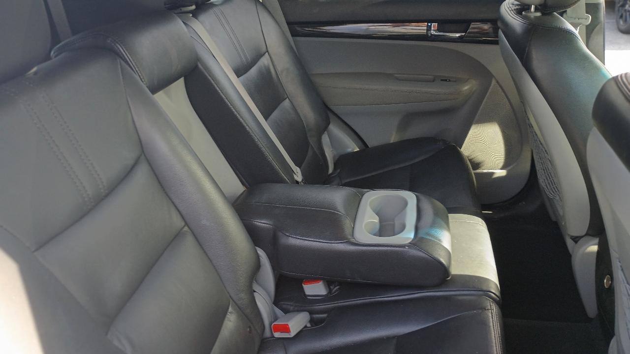 Kia Sorento LX 4WD 2011