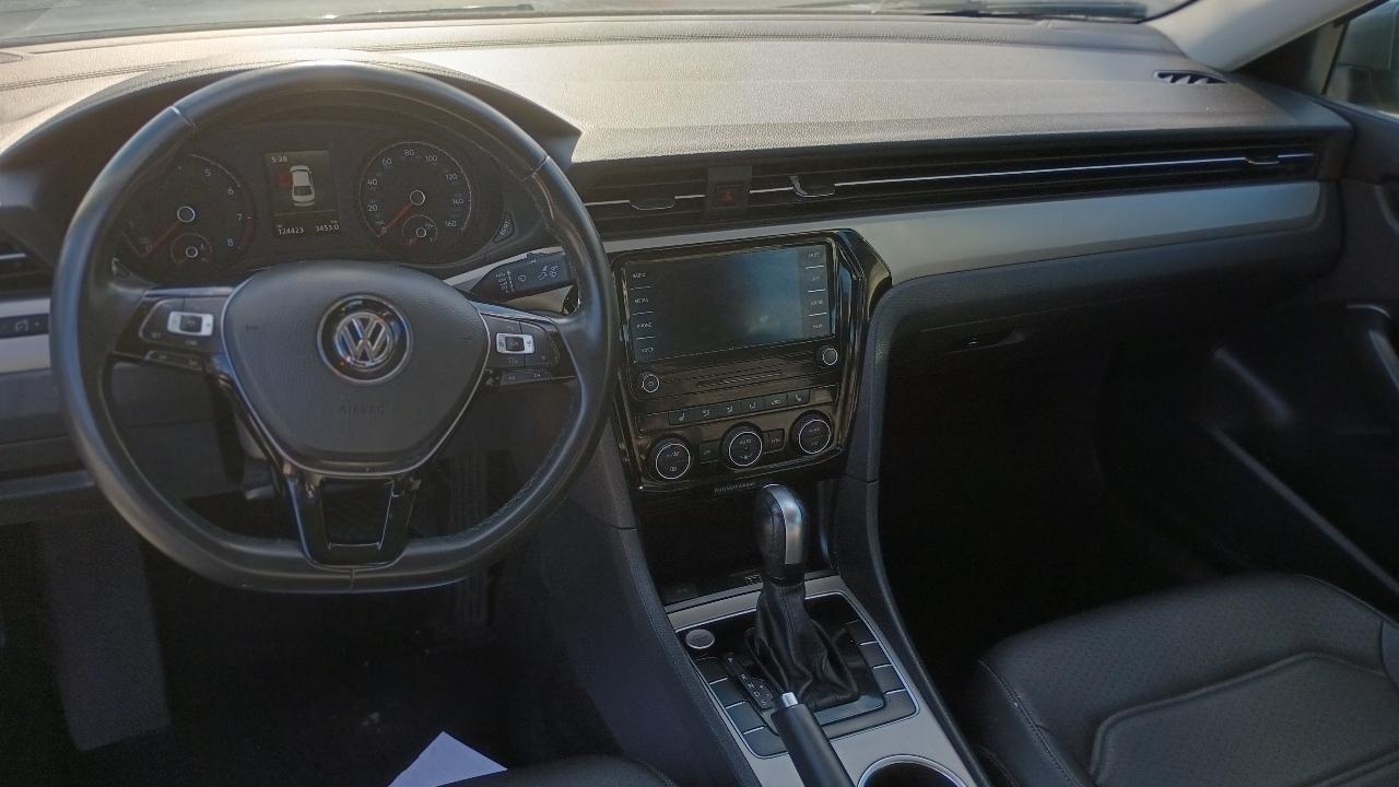 Volkswagen Passat SE 2021