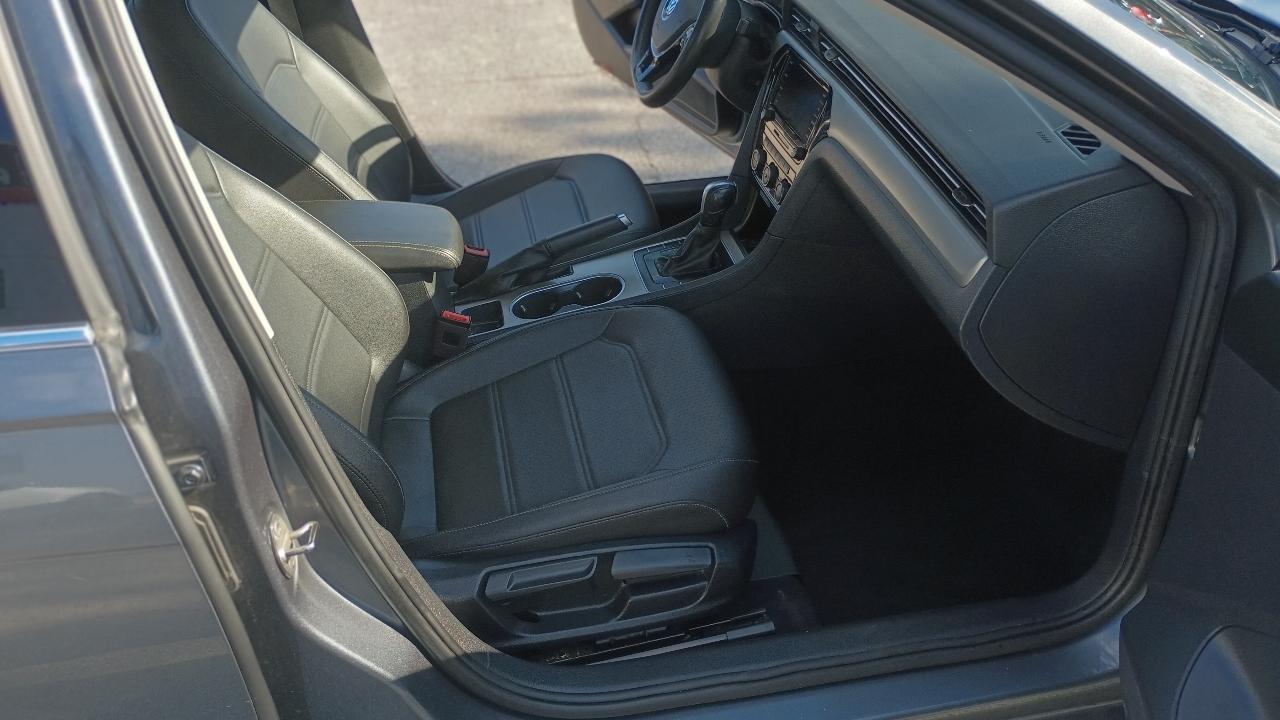 Volkswagen Passat SE 2021
