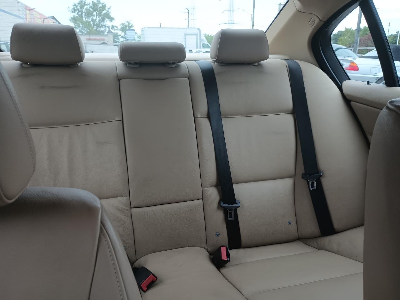 BMW 3-Series 325i Sedan 2006