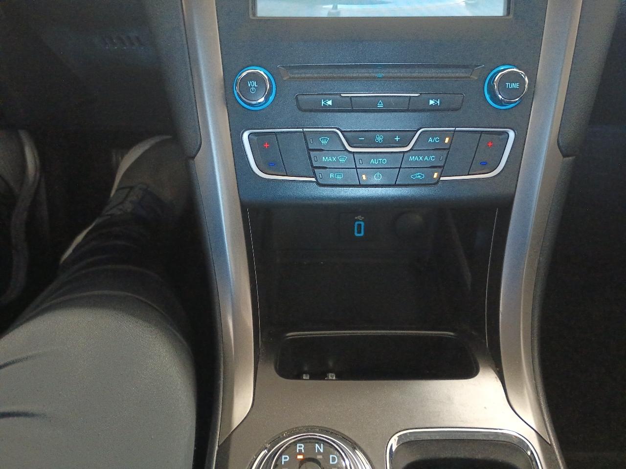Ford Fusion Hybrid SE 2018