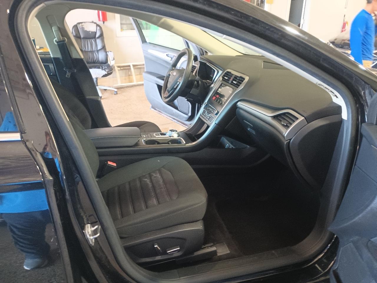 Ford Fusion Hybrid SE 2018
