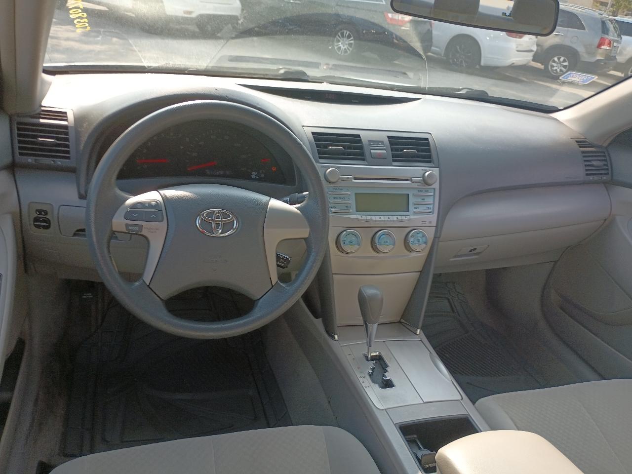 Toyota Camry XLE 5-Spd AT 2009