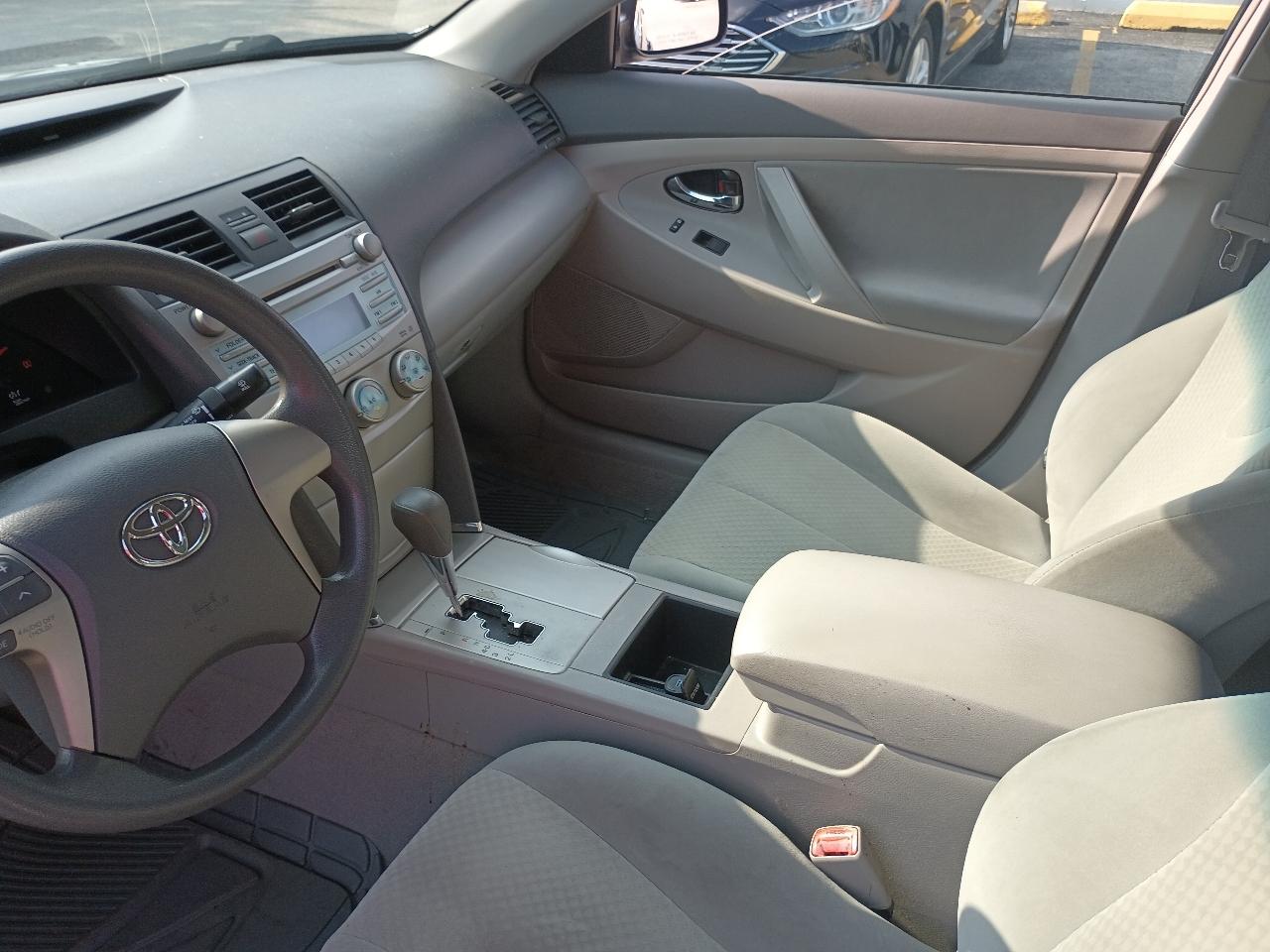 Toyota Camry XLE 5-Spd AT 2009