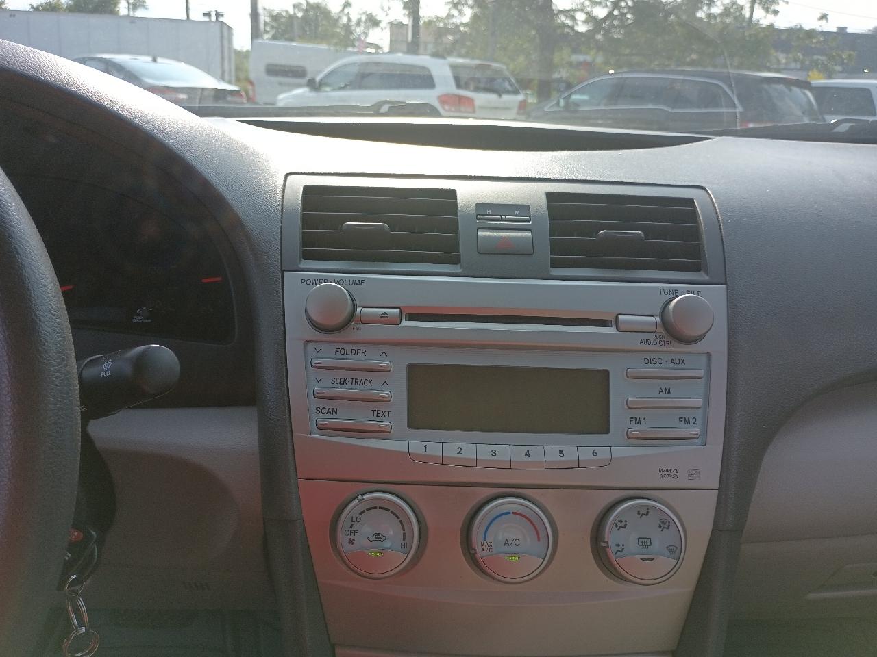 Toyota Camry XLE 5-Spd AT 2009