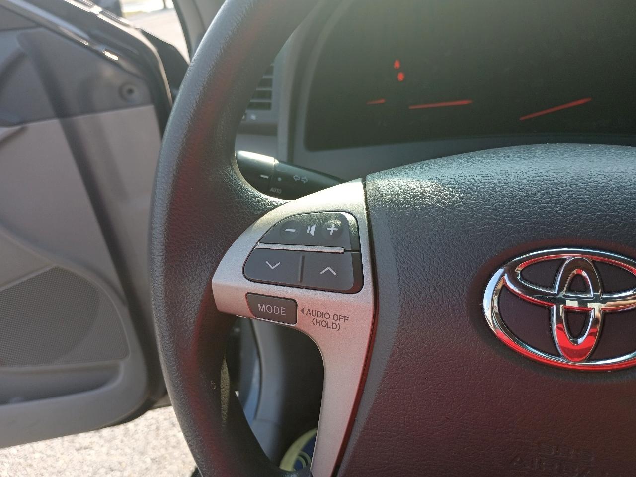 Toyota Camry XLE 5-Spd AT 2009