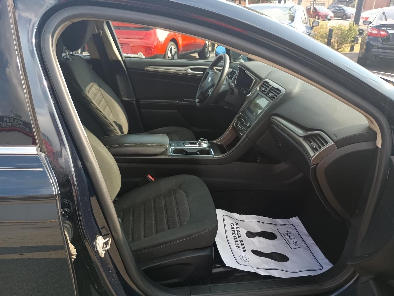 Ford Fusion SE 2020