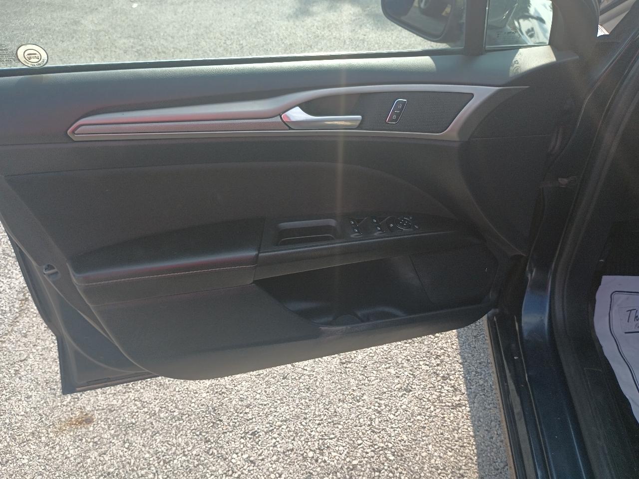 Ford Fusion SE 2020
