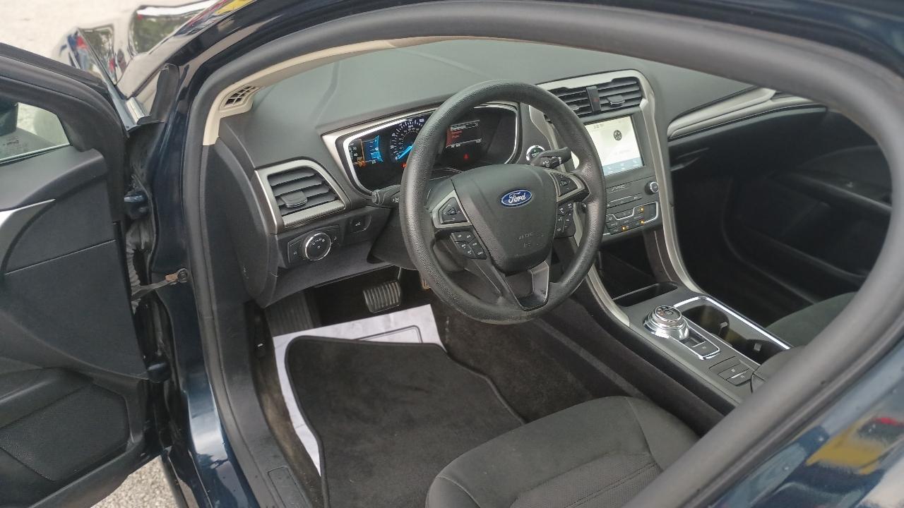 Ford Fusion SE 2020