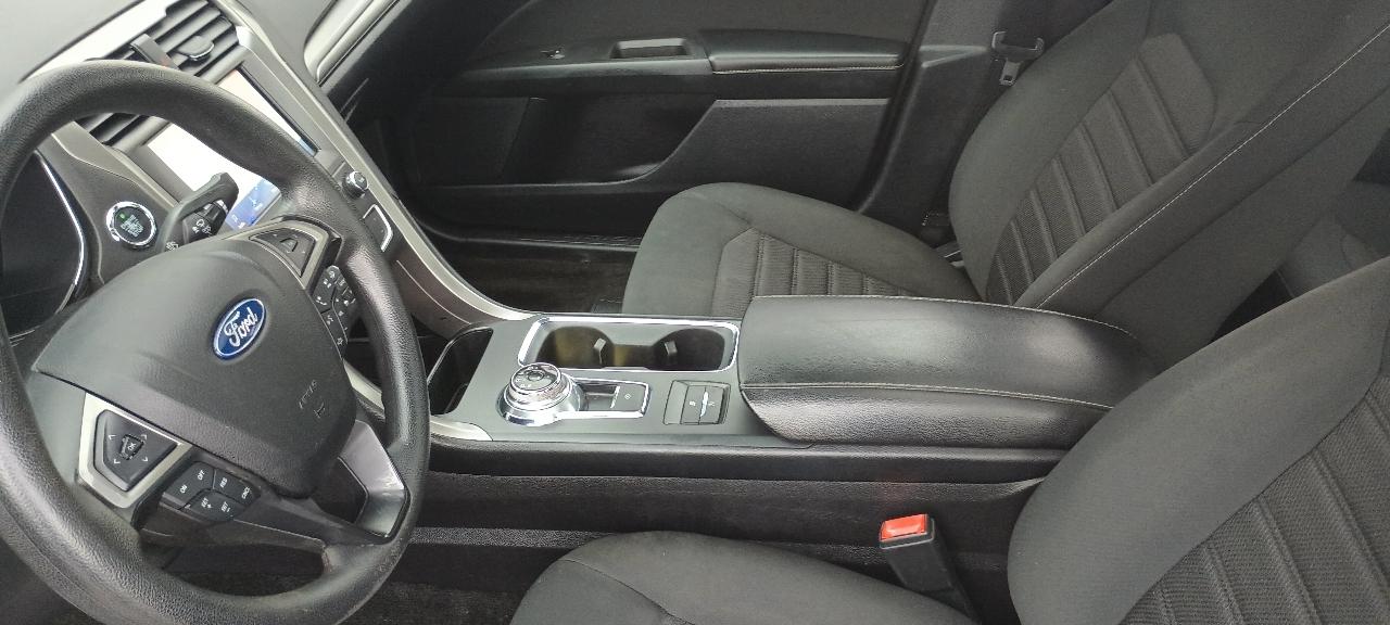 Ford Fusion SE 2020