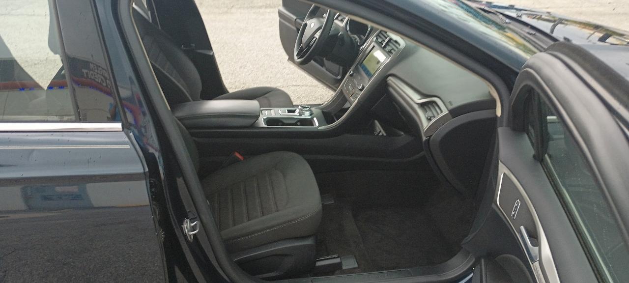 Ford Fusion SE 2020