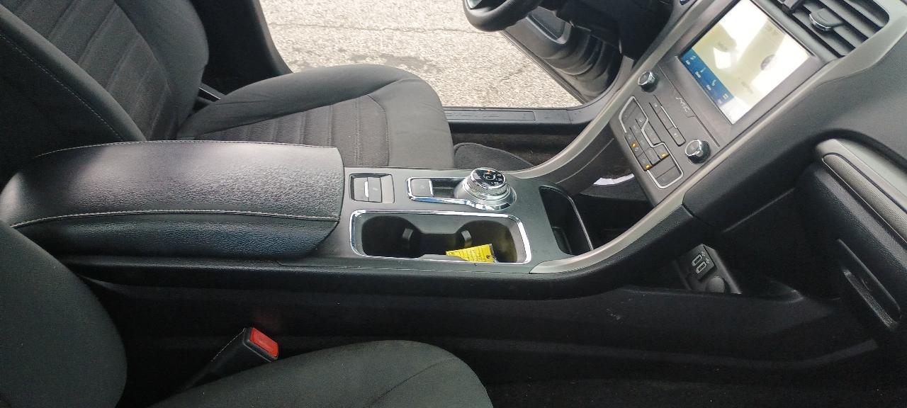Ford Fusion SE 2020