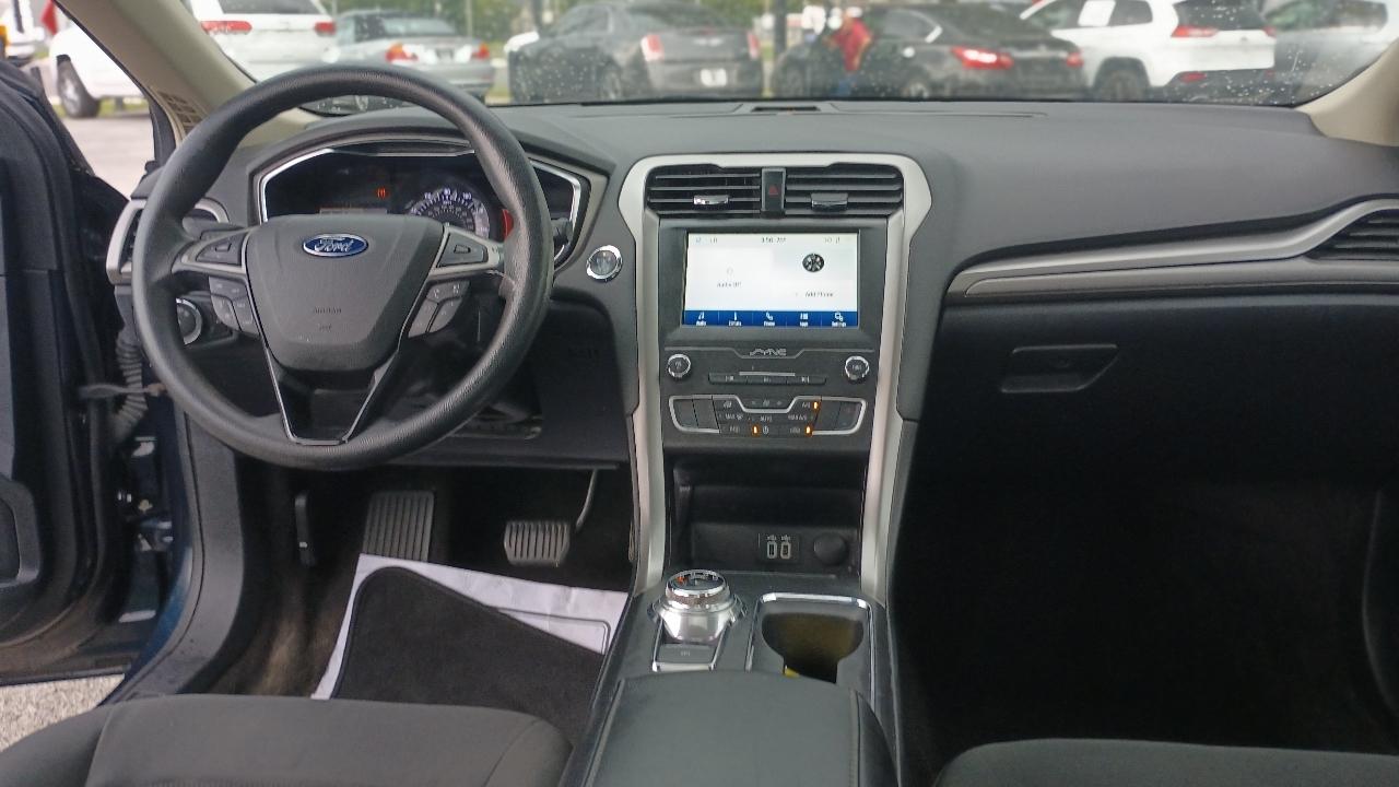 Ford Fusion SE 2020