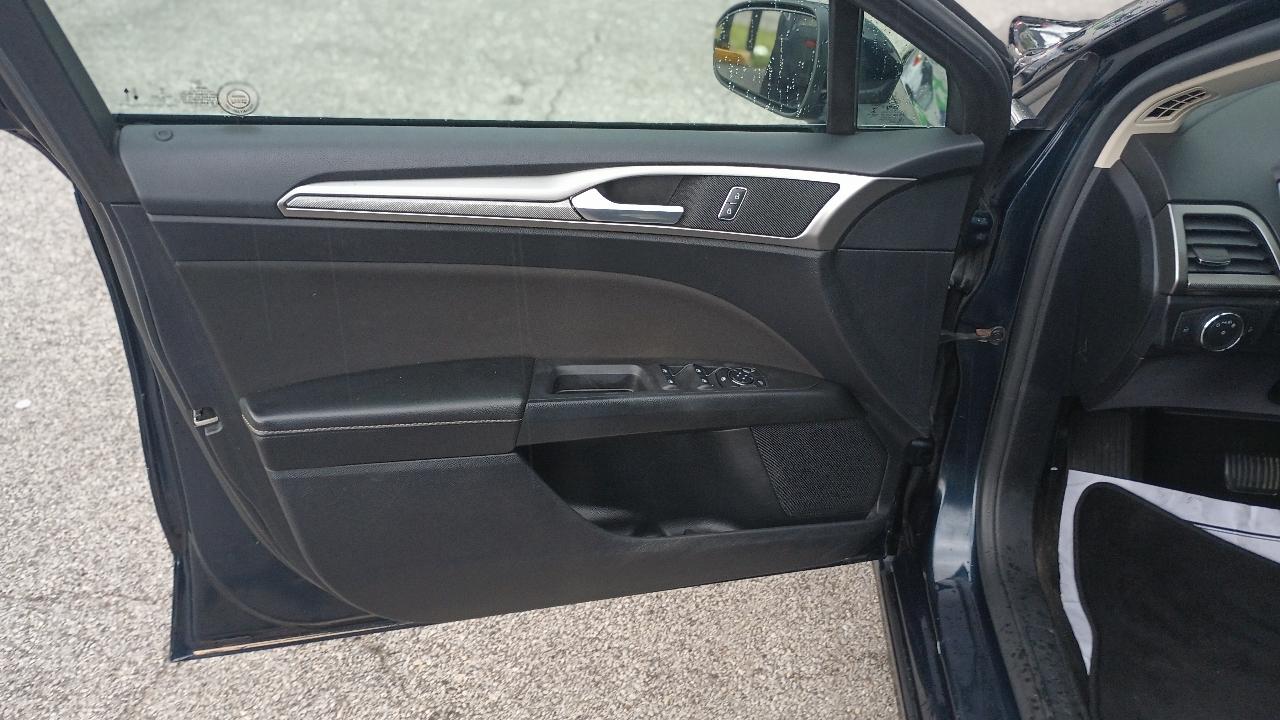 Ford Fusion SE 2020