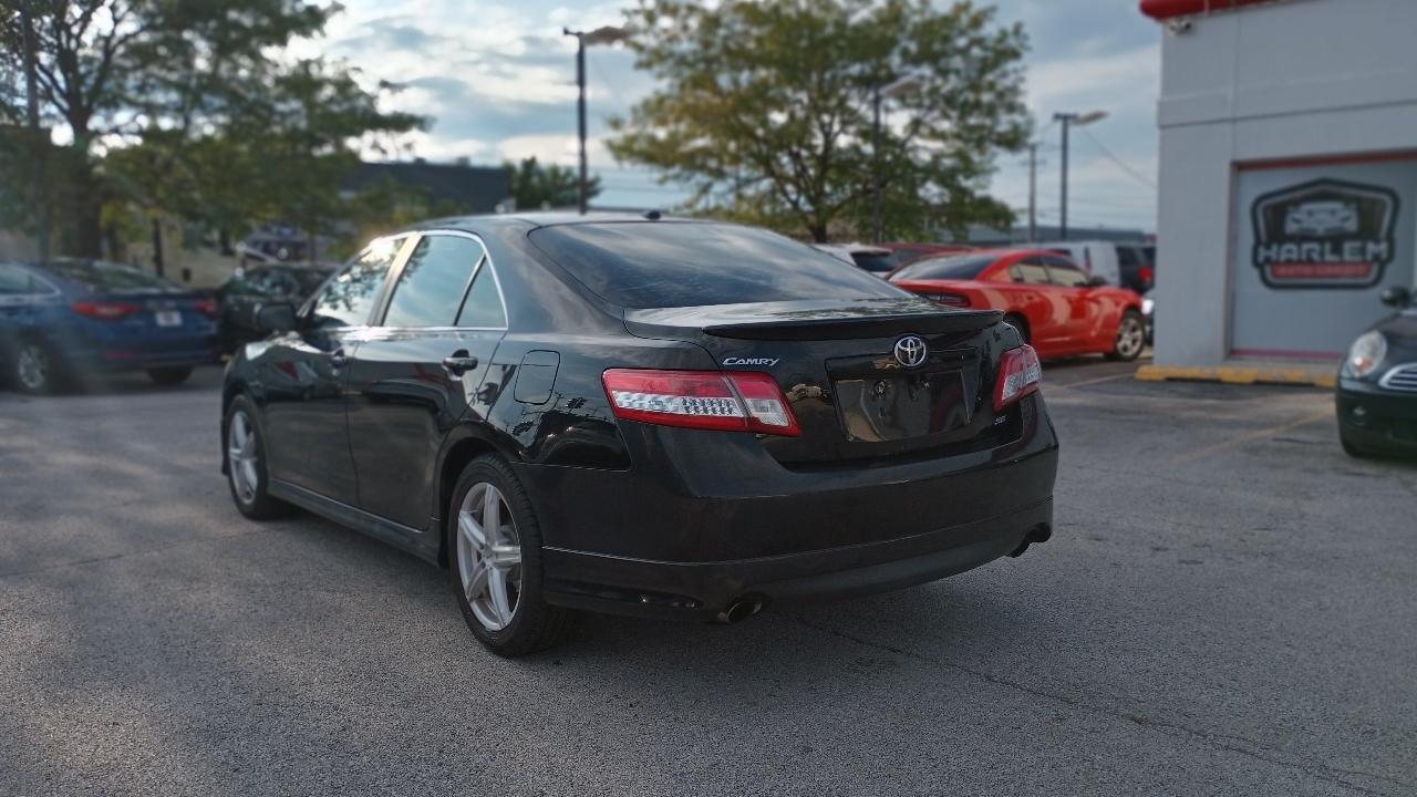 Toyota Camry SE 2011