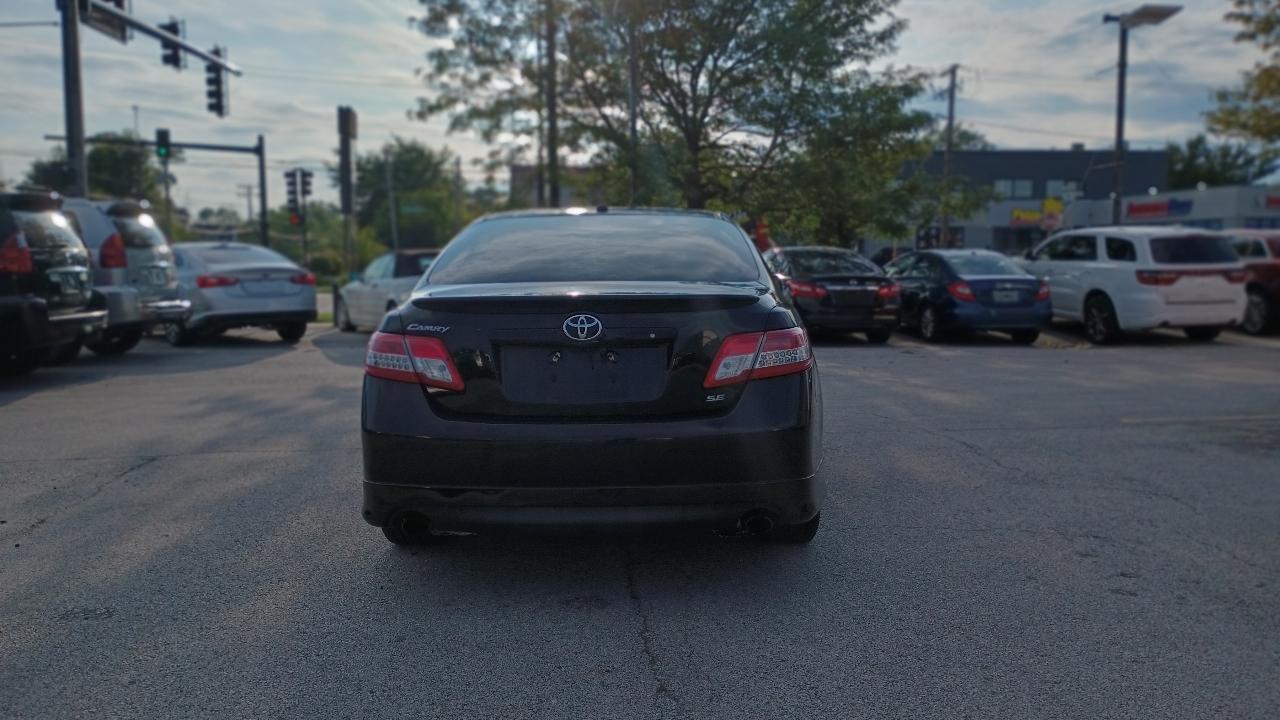 Toyota Camry SE 2011