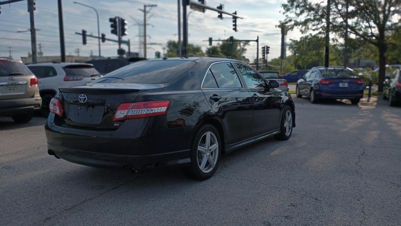 Toyota Camry SE 2011