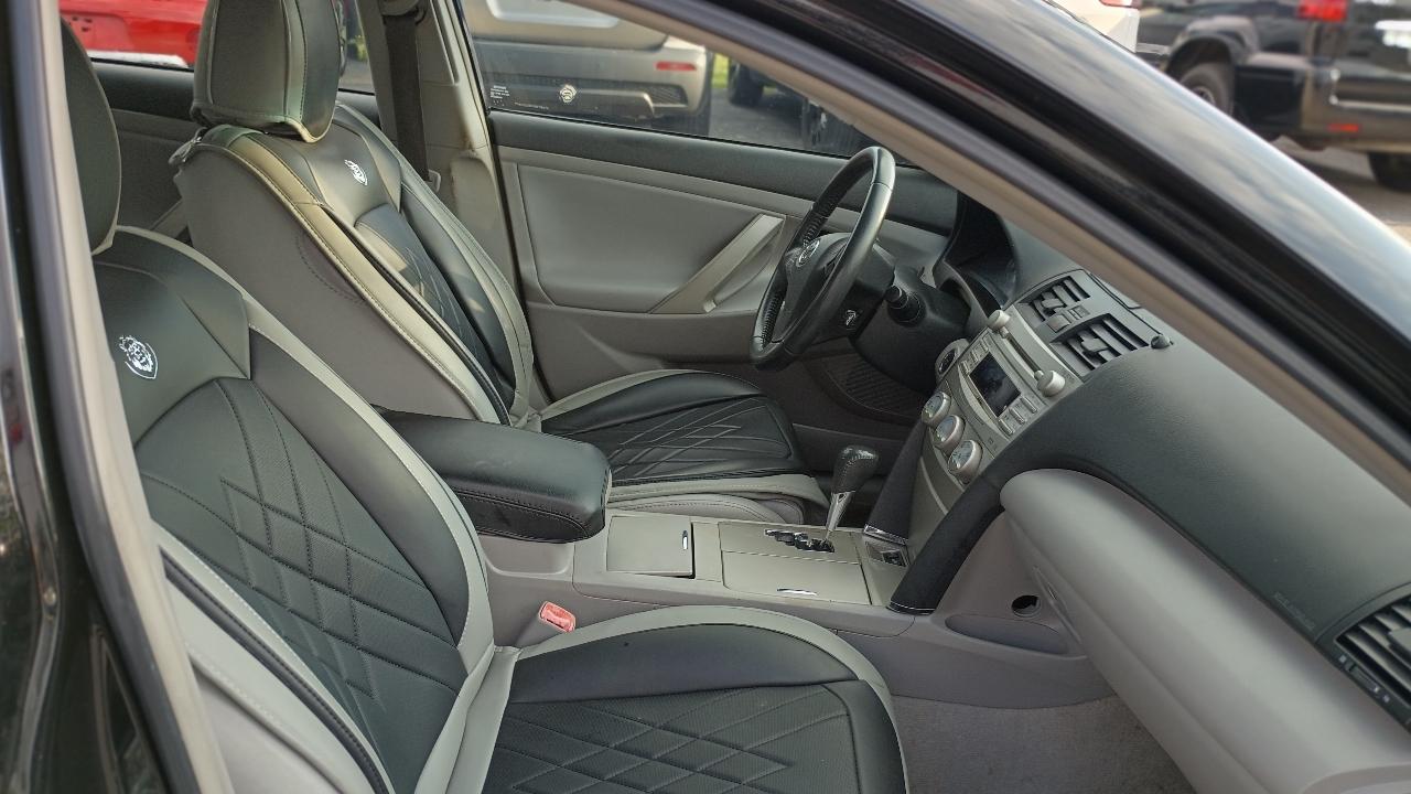 Toyota Camry SE 2011