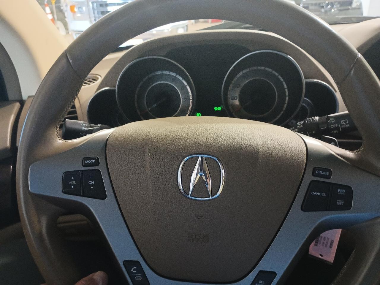 Acura MDX 6-Spd AT w/Tech Package 2013