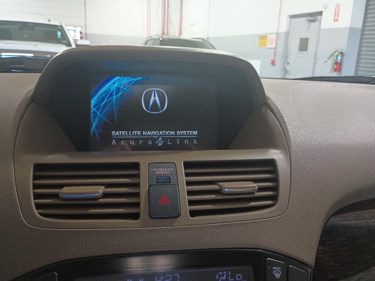Acura MDX 6-Spd AT w/Tech Package 2013