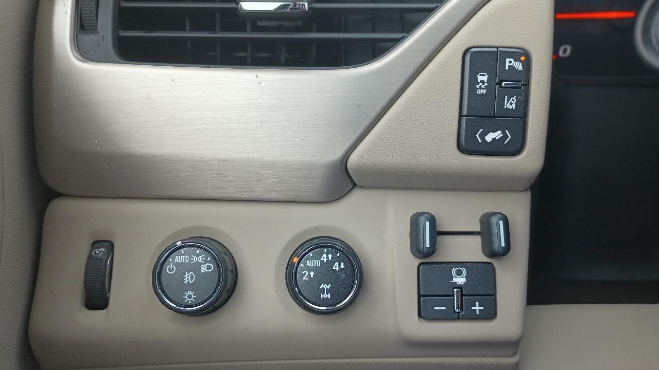 GMC Yukon Denali 4WD 2015