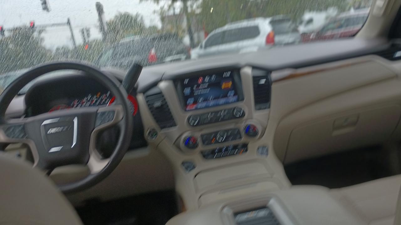 GMC Yukon Denali 4WD 2015