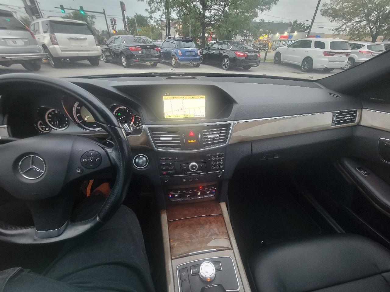 Mercedes-Benz E-Class E350 Sedan 4MATIC 2011