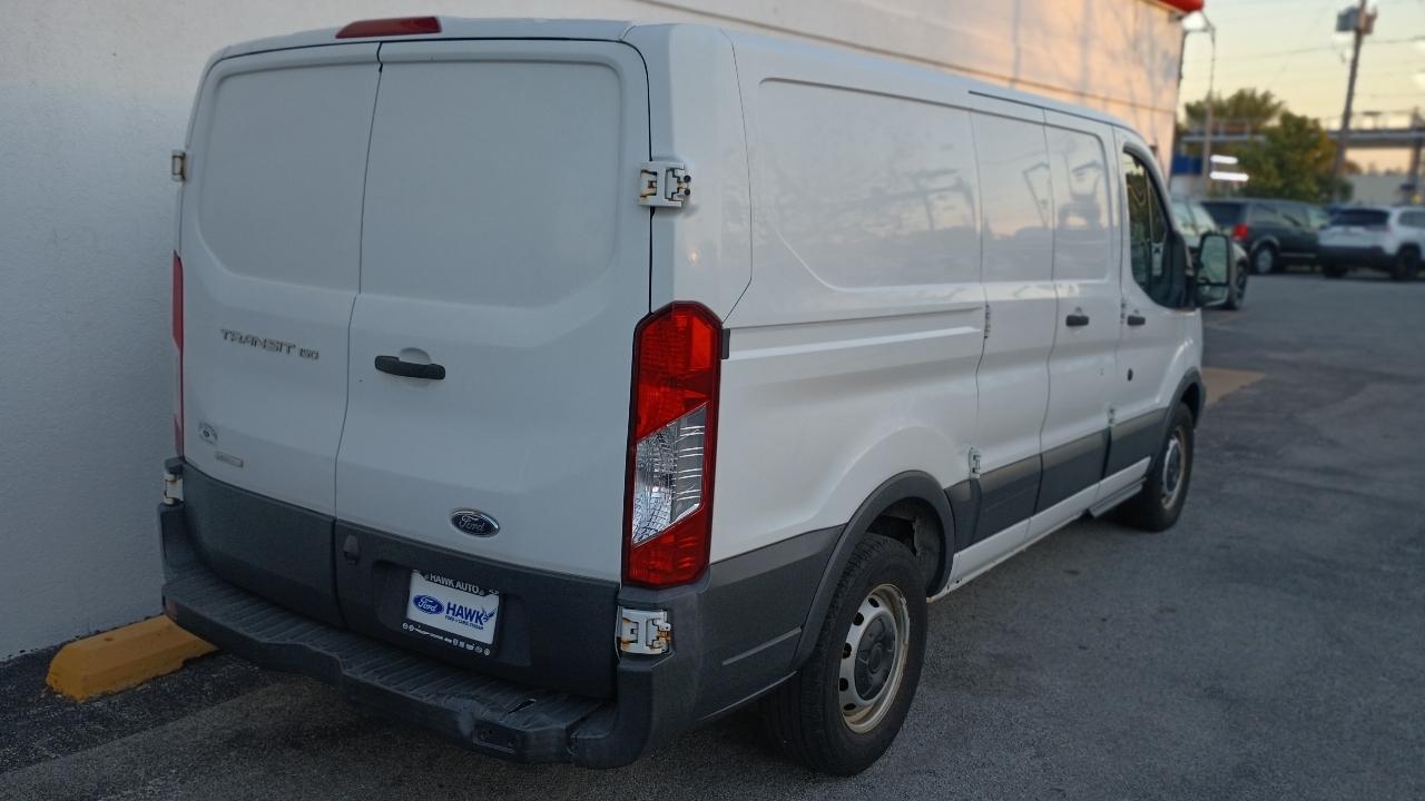 Ford Transit T-150 2016