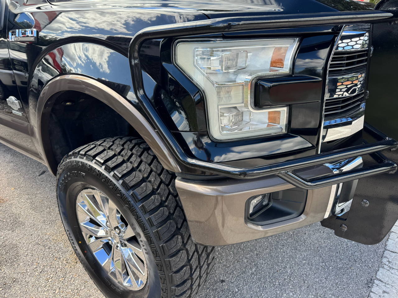 Ford F-150 King Ranch 4WD SuperCrew 5.5' Box 2017 Ford F-150 King Ranch 4WD SuperCrew 5.5' Box 2017