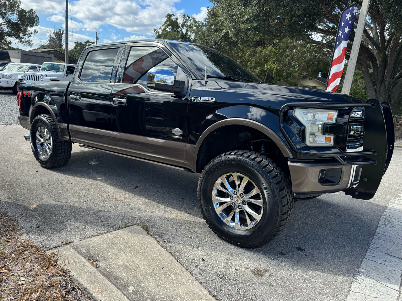 Ford F-150 King Ranch 4WD SuperCrew 5.5' Box 2017 Ford F-150 King Ranch 4WD SuperCrew 5.5' Box 2017