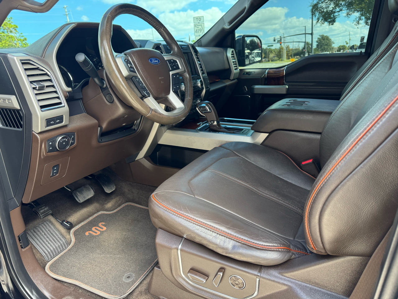 Ford F-150 King Ranch 4WD SuperCrew 5.5' Box 2017 Ford F-150 King Ranch 4WD SuperCrew 5.5' Box 2017